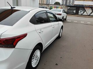 2018 Hyundai Solaris II, белый, 1350000 рублей, вид 2