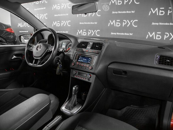 2016 Volkswagen Polo V Рестайлинг, красный - вид 8
