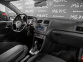 2016 Volkswagen Polo V Рестайлинг, красный - вид 8