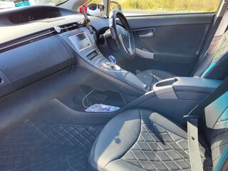 2012 Toyota Prius III Рестайлинг (XW30), серебристый, 1050000 рублей, вид 5