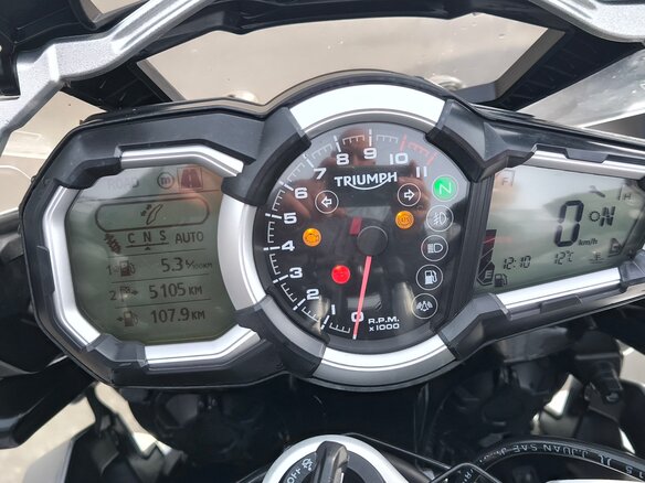 2016 Triumph Tiger 1200, белый, 1230000 рублей - вид 9