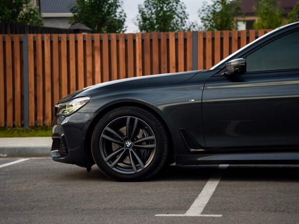 2016 BMW 7 серии 740d xDrive VI (G11/G12), серый, 4500000 рублей - вид 9