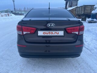 2016 Kia Rio III Рестайлинг, коричневый, 999999 рублей, вид 3