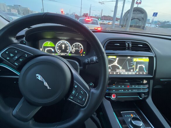 2017 Jaguar F-Pace I, бежевый, 3800000 рублей - вид 5