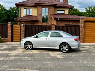 2011 Toyota Corolla X (E140, E150) Рестайлинг, серебристый, 899900 рублей, вид 5