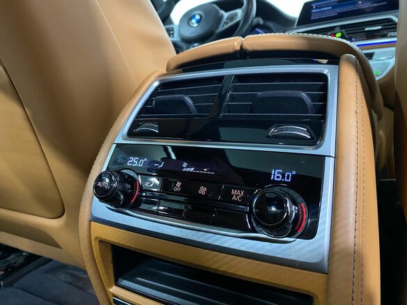2019 BMW 7 серии Long 745Le xDrive VI (G11/G12) Рестайлинг, синий, 5498800 рублей - вид 18