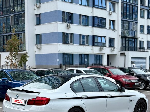 2012 BMW 5 серии 530d xDrive VI (F10/F11/F07), белый, 1700000 рублей - вид 3