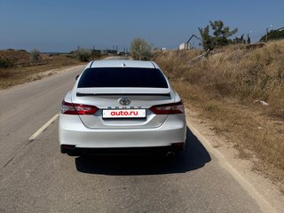 2019 Toyota Camry VIII (XV70), белый, 2100000 рублей, вид 4