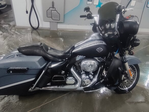 2011 Harley-Davidson Electra Glide, серый, 870000 рублей - вид 2