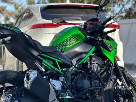 2021 Kawasaki Z 900, зелёный, 999999 рублей, вид 1