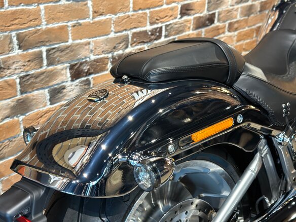 2025 Harley-Davidson Fat Boy, чёрный, 6000000 рублей - вид 14