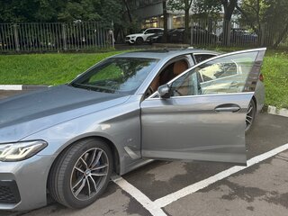 2022 BMW 5 серии 520i VII (G30/G31/G38) Рестайлинг, серый, 5200000 рублей, вид 3