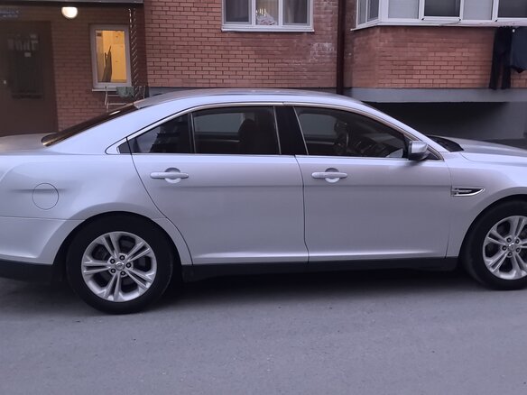 2016 Ford Taurus VI Рестайлинг, серый, 1100000 рублей - вид 8