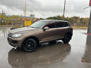 2011 Volkswagen Touareg II, коричневый, 1900000 рублей, вид 2