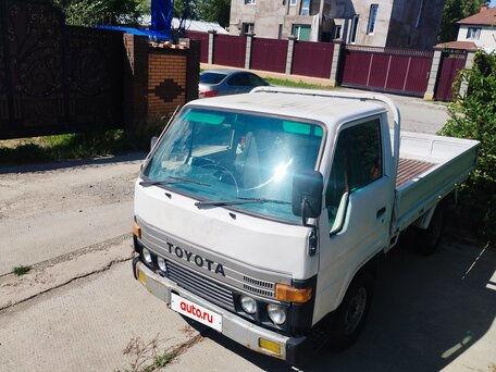1985 Toyota Toyoace, белый, 750000 рублей, вид 3