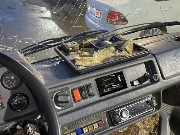 1995 Mercedes-Benz 308D, жёлтый, 750000 рублей - вид 12