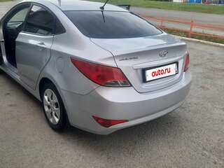 2016 Hyundai Solaris I Рестайлинг, серебристый, 1080000 рублей, вид 4