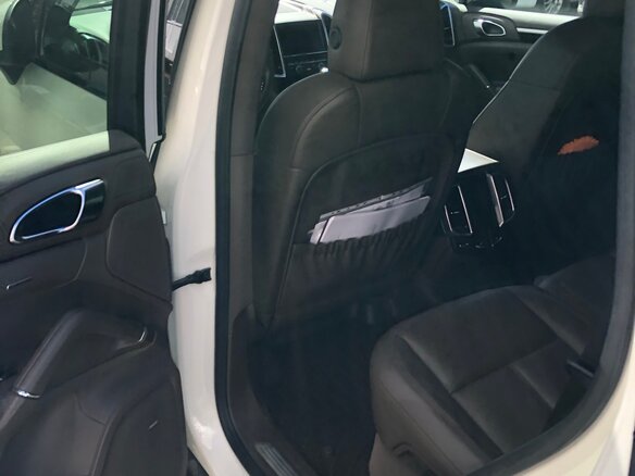 2010 Porsche Cayenne II (958), белый, 2300000 рублей - вид 11