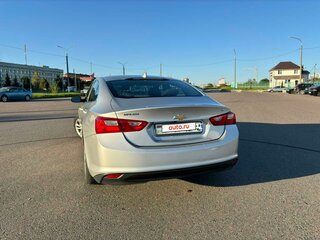 2018 Chevrolet Malibu IX, серебристый, 930000 рублей, вид 3