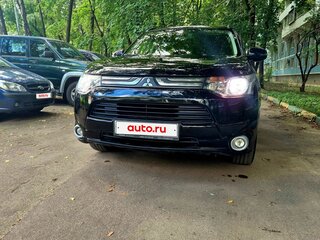 2013 Mitsubishi Outlander III, чёрный, 1350000 рублей, вид 3