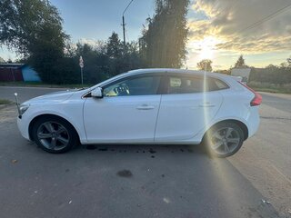 2013 Volvo V40 II, белый, 920000 рублей, вид 4