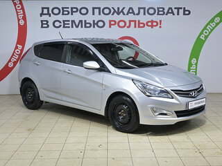2016 Hyundai Solaris I Рестайлинг, серебристый, 950000 рублей, вид 3