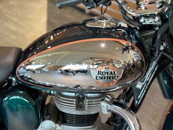 2026 Royal Enfield Classic 350, серый, 526000 рублей - вид 29