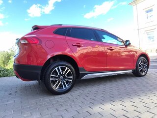 2018 Volvo V40 Cross Country I Рестайлинг, красный, 1600000 рублей, вид 3