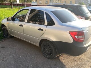 2013 Lada (ВАЗ) Granta I, серебристый, 600000 рублей, вид 4