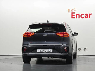 2021 Kia Niro I Рестайлинг, серый, 1804000 рублей, вид 4