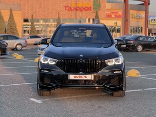 2020 BMW X5 M50i IV (G05/G18), чёрный, 10099999 рублей, вид 2