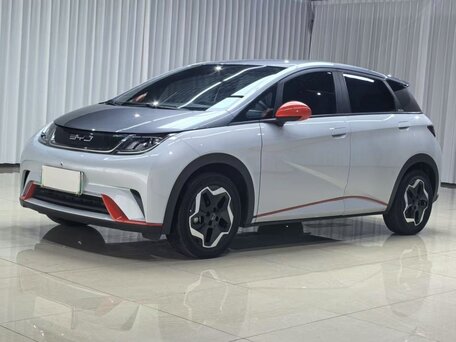 2024 BYD Dolphin 44.9 kWh I, серебристый, 1755000 рублей, вид 1