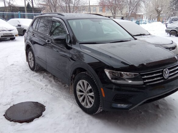2017 Volkswagen Tiguan Allspace II, чёрный, 2800000 рублей
