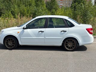 2012 Lada (ВАЗ) Granta I, белый, 500000 рублей, вид 3