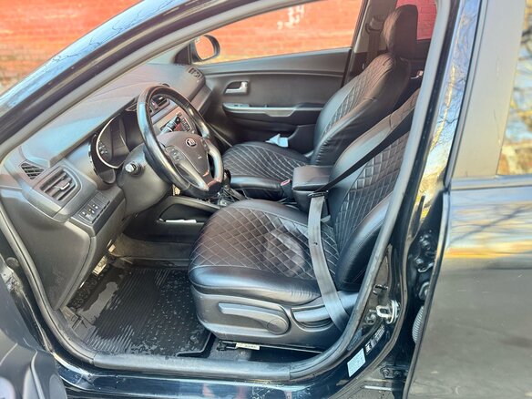 2016 Kia Rio III Рестайлинг, чёрный, 820000 рублей - вид 6