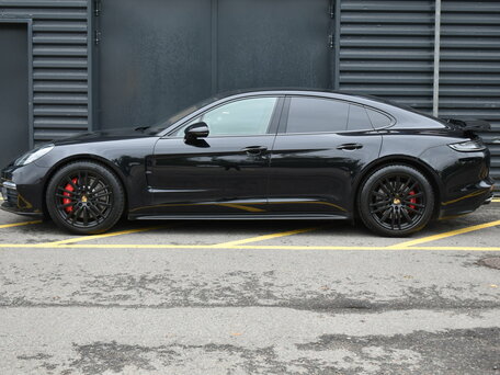 2021 Porsche Panamera GTS II Рестайлинг, чёрный, 9400000 рублей, вид 4