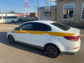 2016 Kia Rio III Рестайлинг, белый, 510000 рублей, вид 5