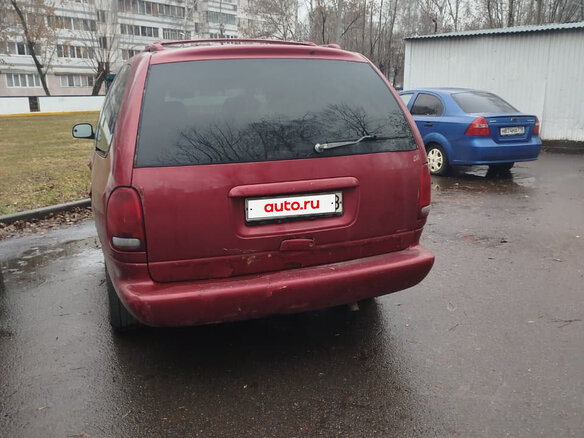 1998 Dodge Caravan Grand III, пурпурный, 140000 рублей - вид 3