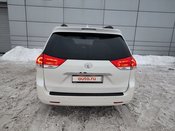 2010 Toyota Sienna III, белый, 1500000 рублей - вид 6