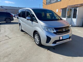 2019 Honda Stepwgn V Рестайлинг, серебристый, 1900000 рублей, вид 3