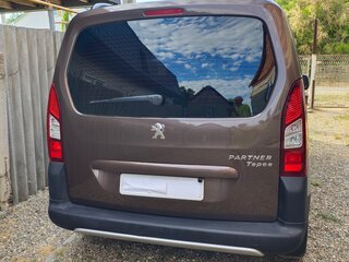2013 Peugeot Partner II Рестайлинг, коричневый, 920000 рублей, вид 3
