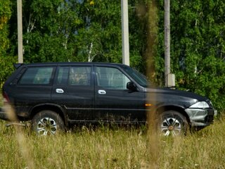 2001 SsangYong Musso I Рестайлинг, чёрный, 489000 рублей, вид 2