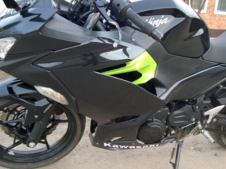 2019 Kawasaki Ninja 400, чёрный, 450000 рублей, вид 3