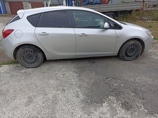 2011 Opel Astra J, серебристый, 600000 рублей, вид 2