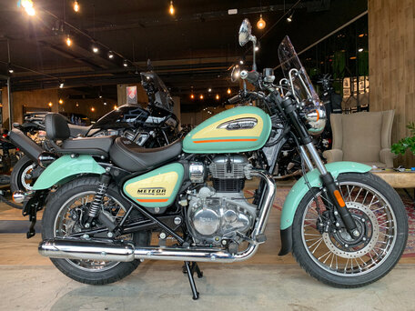 2025 Royal Enfield Meteor, зелёный, 519000 рублей, вид 1