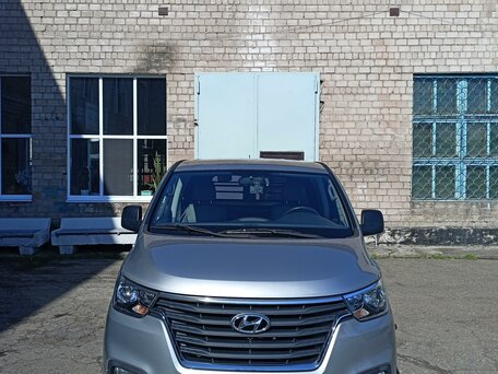 2019 Hyundai Grand Starex, серый, 4520000 рублей, вид 3