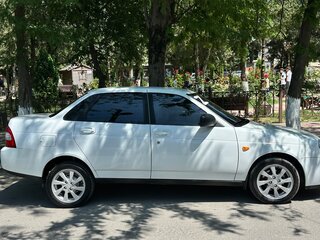 2015 Lada (ВАЗ) Priora I Рестайлинг, белый, 630000 рублей, вид 1