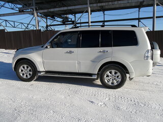2010 Mitsubishi Pajero IV, белый, 2300000 рублей, вид 4