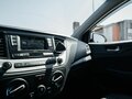 2017 Hyundai Solaris II, белый, 999999 рублей - вид 4