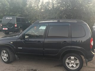 2011 Chevrolet Niva I Рестайлинг, чёрный, 410000 рублей, вид 4